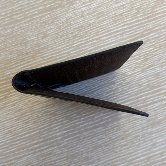 Burberry Beige and Black Check Passport Cover or Document Holder UNISEX - Picture 5 of 9